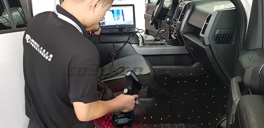 華朗三維掃描儀-汽車腳墊現(xiàn)場掃描數(shù)據(jù)