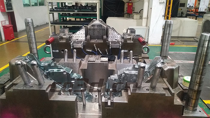 汽車車燈模具三維檢測(cè)案例